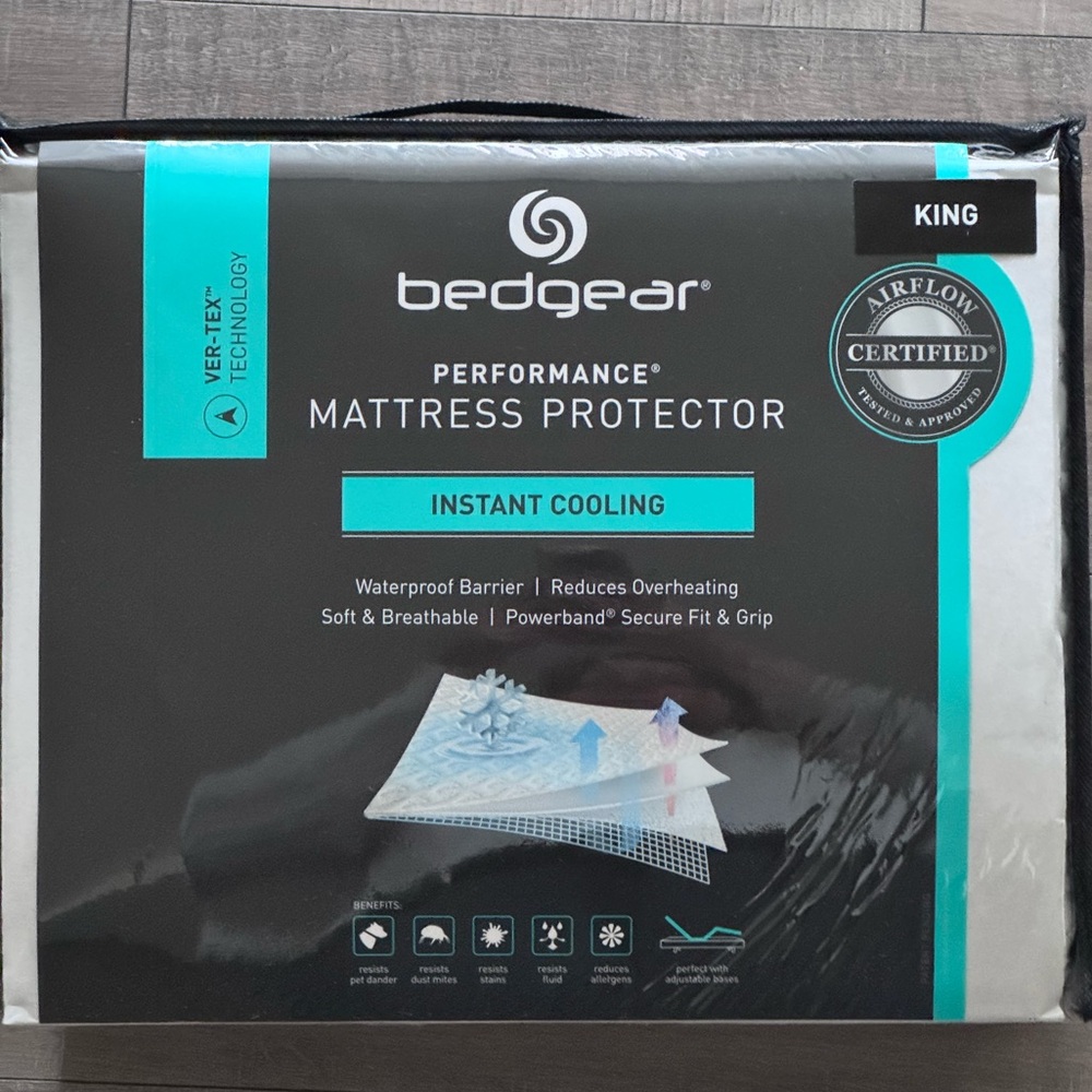 BRAND NEW King Mattress Protector- Never used, high quality